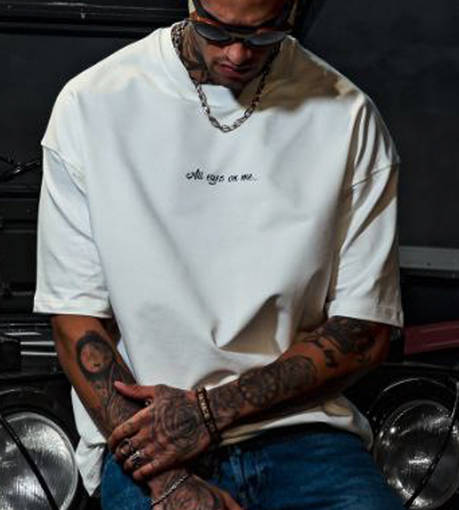 Oversized t-shirt -ALL EYES ON ME- TR071ES