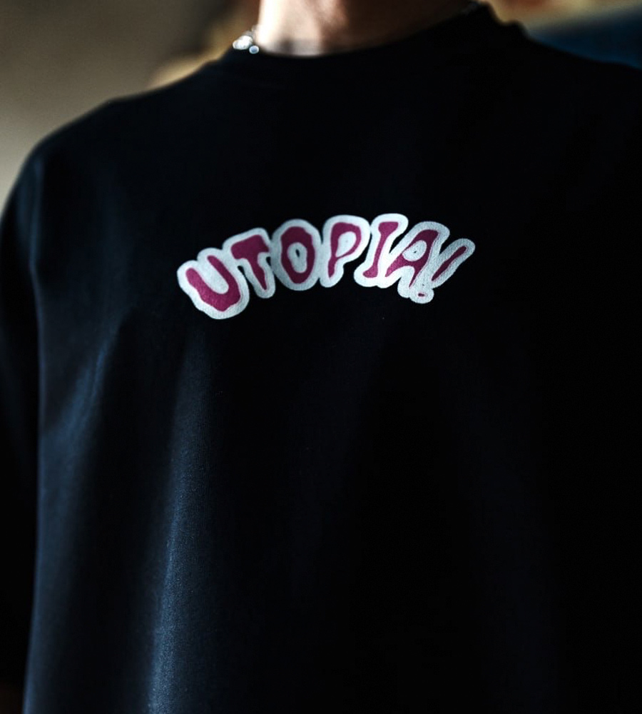 Oversized t-shirt -UTOPIA- TR094ES