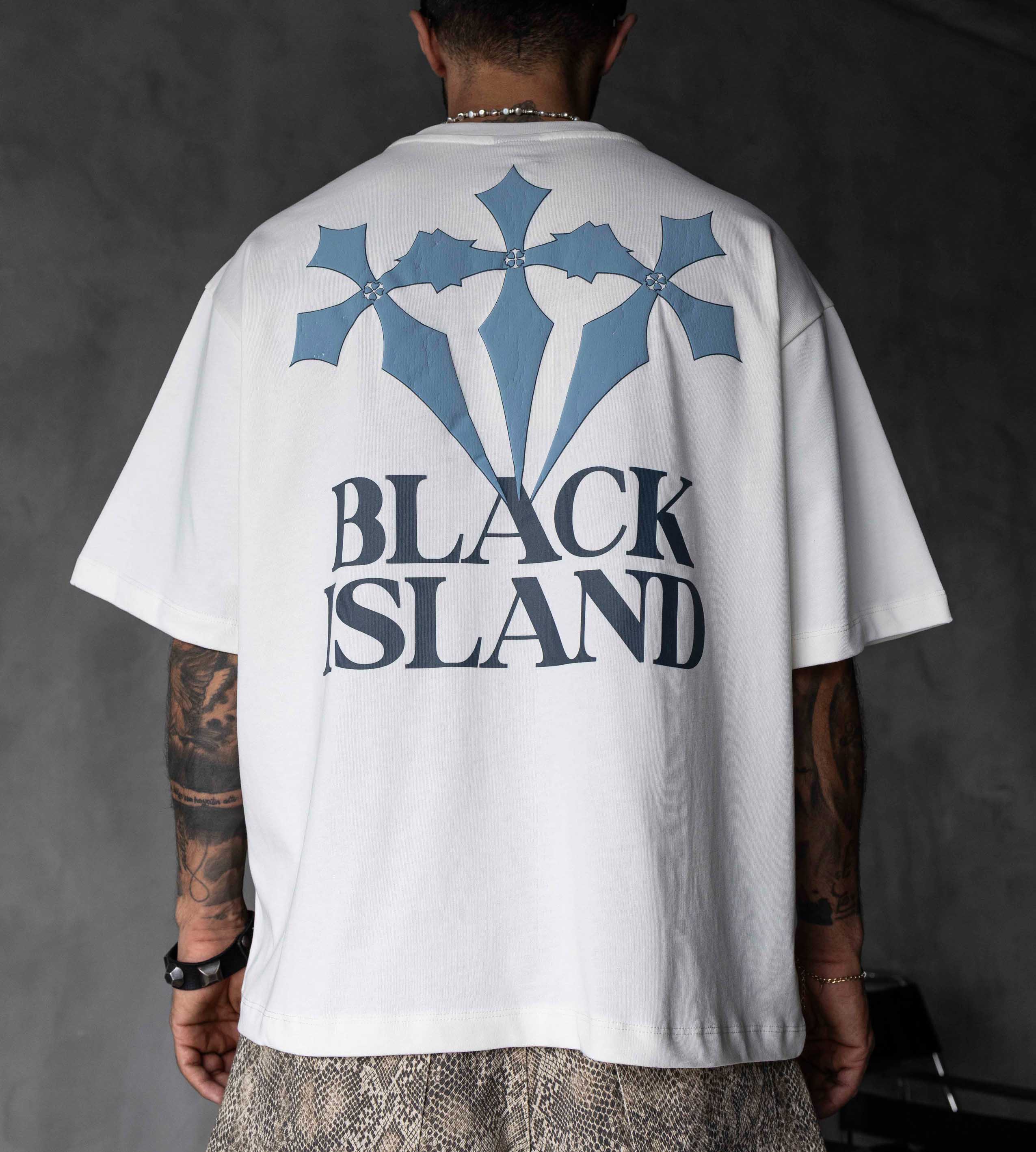 Oversized t-shirt -CROSS- TR1868BL BLACK ISLAND