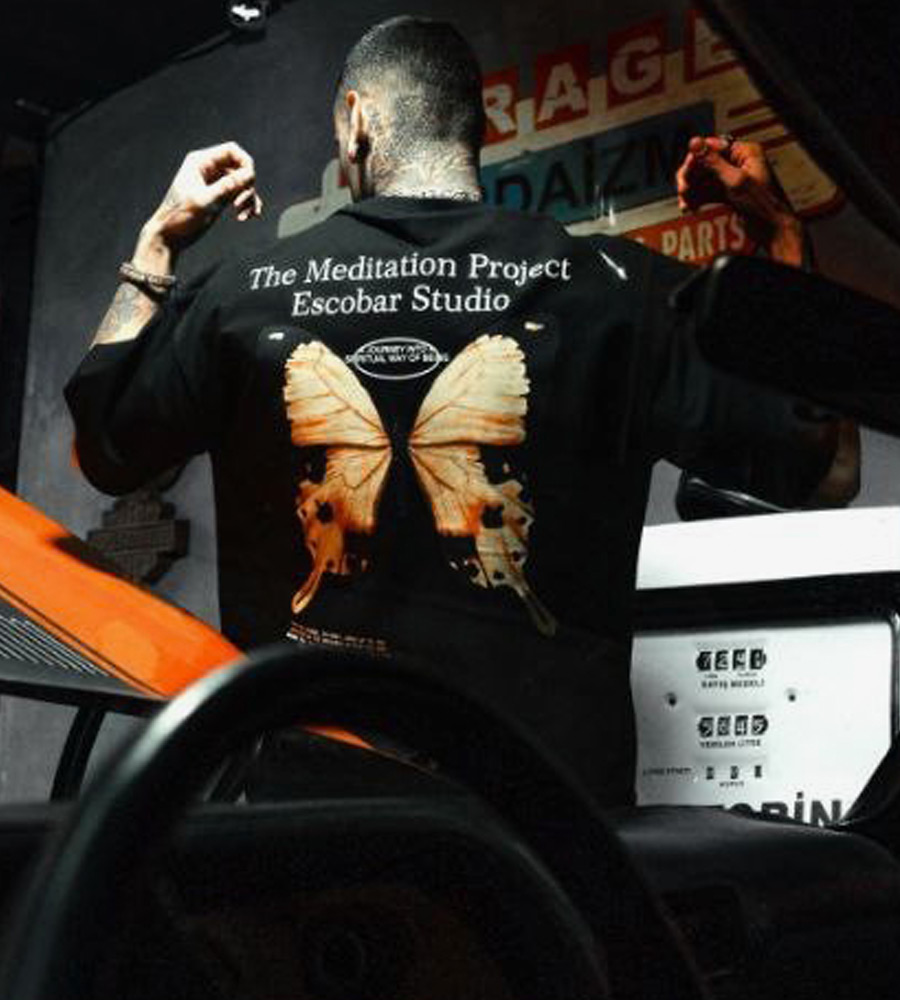 Oversized t-shirt -STUDIO- TR059ES