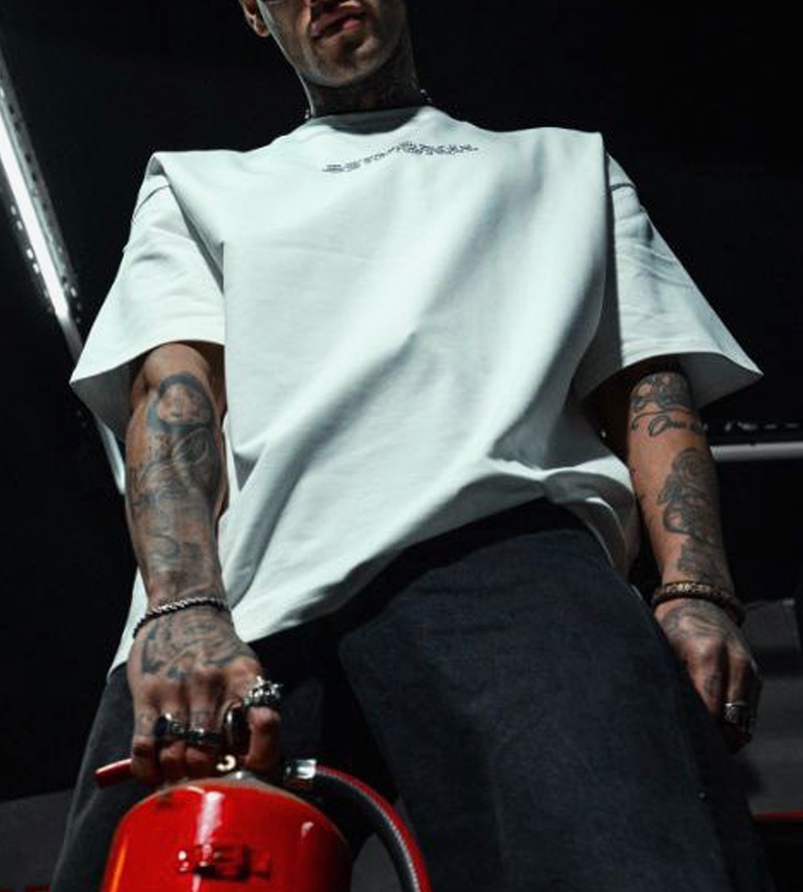 Oversized t-shirt -STUDIO- TR59ES