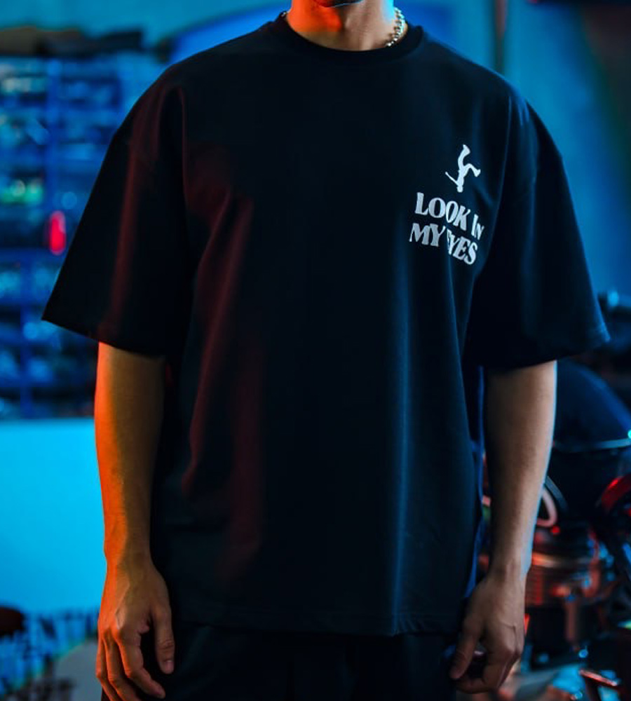 Oversized t-shirt -UTOPIA- TR99ES